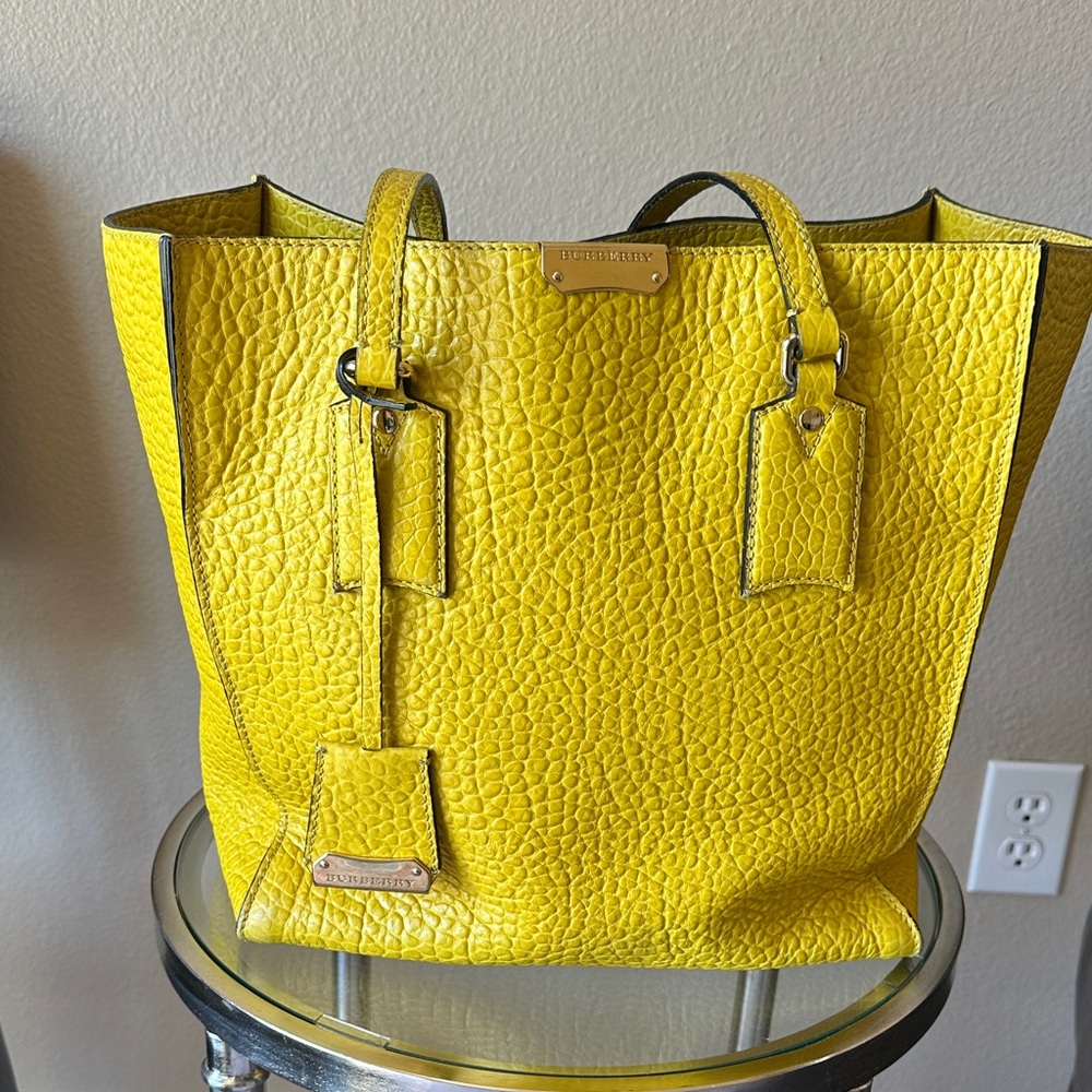 Burberry Signature Grained Leather Tote Bag - Yellow